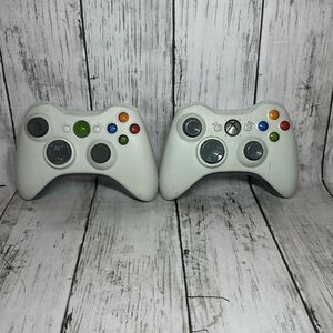 Microsoft Xbox 360 Wireless Controller White‎  TESTED Genuine OEM set of 2